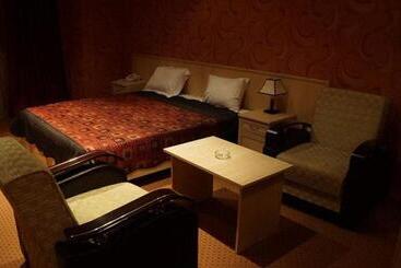 Aef Hotel And Restaurants