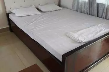 ホテル Spot On Hubash Home Stay