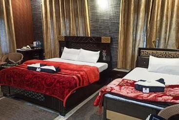 펜션 Gayatri Niwas   Luxury Private Room With Ensuit Bathroom   Lake View And Mountain View