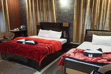 Pansiyon Gayatri Niwas Luxury Private Room With Ensuit Bathroom Lake View And Mountain View