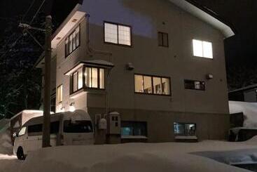 فندق Elan Lodge Akakura