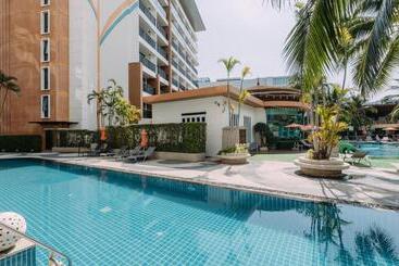 The Beach Heights Condotel Kata 500 Meters To Kata Beach