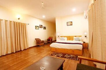 בית מלון כפרי Vanasthali Jungle Resort Corbett By Royal Collection