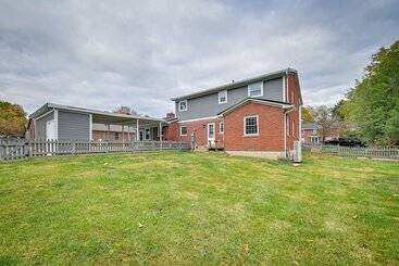 Quinta ou Casa Rural Family Friendly Versailles House: 12 Mi To Uk!