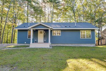 Hus på landet Maine Waterfront Home W/ Fire Pit & Scenic Views!