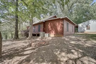 Mökkimajoitus Fort Towson Cabin < 1 Block To Raymond Gary Lake