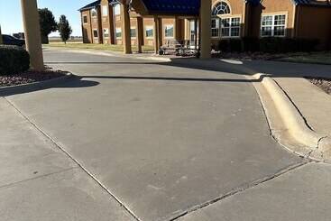 Hotel Sugar Creek Inn & Suites