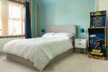 Residència Remarkable 4 Bed House Near Leeds Airport