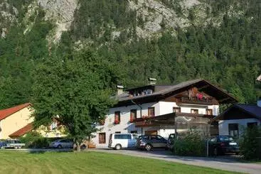 Hotel Riki - Fam. Oberschmid