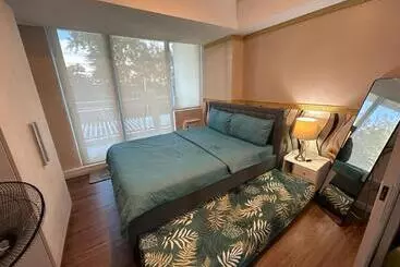 ホテル Azure Staycation Ph