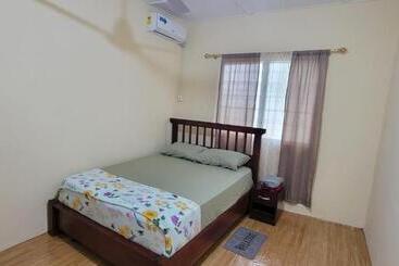 מלון דירות Lord S Hands Guest House Hotel