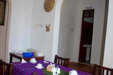 צימר Rafiki Roof Lodge