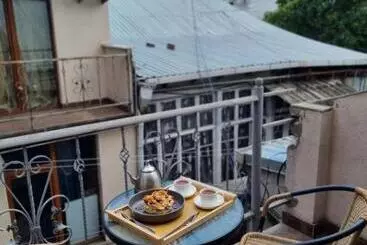 تختخواب و صبحانه Tbilisi Station