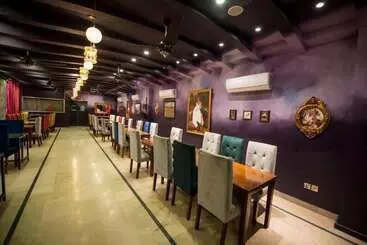 Hotel Holiday