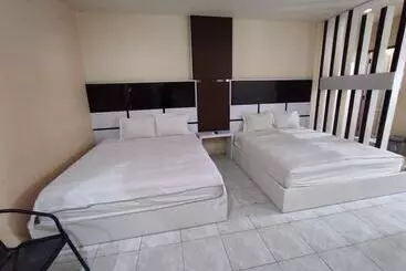 ホテル Subur By Oyo