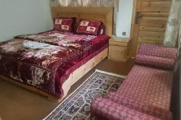 Paradise Hotel And Restaurant