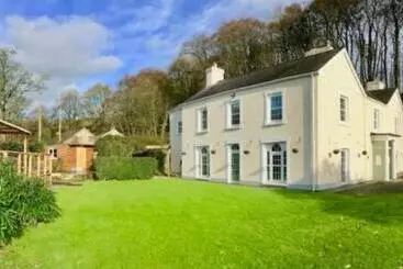 Bed and Breakfast Dol Llan Mansion