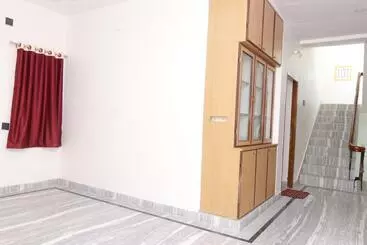 Majatalo Sris Guest House