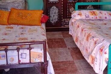 پانسیون Hayah Guest House