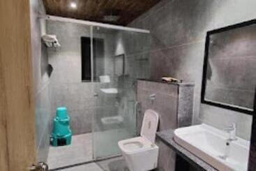 Hotelli Paradise, Ahmednagar