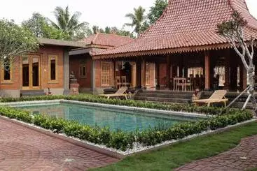 Hotelli Rumah Dharma Boutique Villa