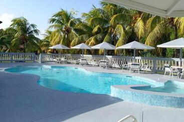 هتل Shores Plantation Cabañas