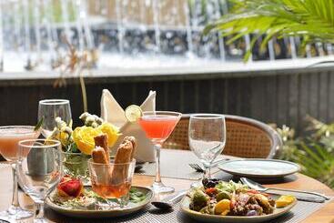 Hotel Urbane By Treat