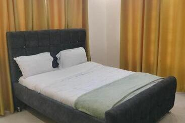 تختخواب و صبحانه Mmmm