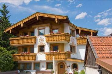 Aparthotel Krösbacher