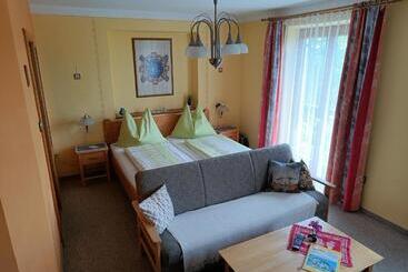 Отель Haus Sundl   Privatzimmer