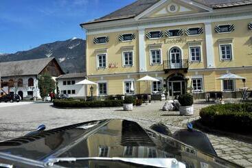 Hotel Schloss Lerchenhof