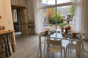 تختخواب و صبحانه Chez Odette Chambre Saule Pleureur