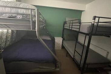 פנסיון Private Suite For 5