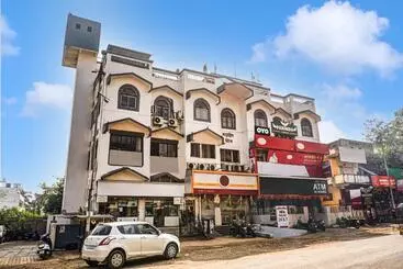 Collection O Hotel Parinda Lodging