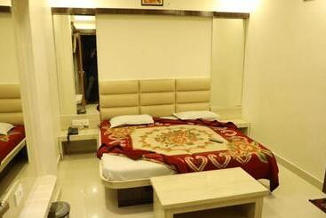 Hotell Sahil 4 Min Distance From Dargah