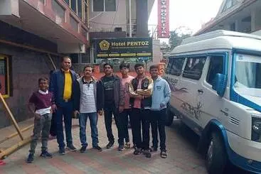 Hotel Pentoz   Charing Cross, Ooty