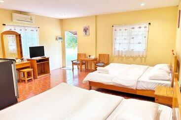 The Golden View Resort สวนผึ้ง