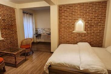 تختخواب و صبحانه Hiti Fusa