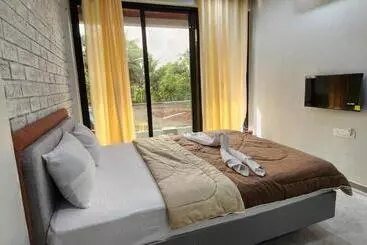 Otel Riverside Farm
