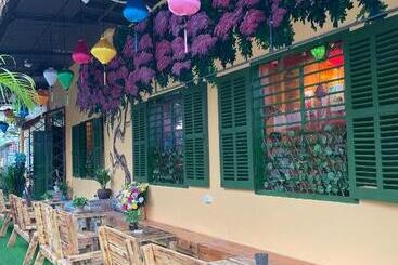 An Hostel & Coffee Bar