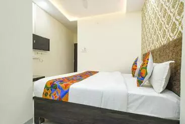 Otel Fabexpress Dev Shree Palace