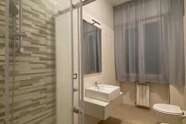 Bed and Breakfast Home & B