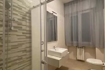 تختخواب و صبحانه Home & B