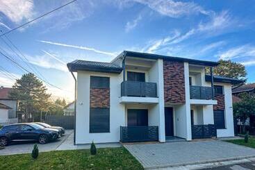 تختخواب و صبحانه Kiko Apartmani Lux