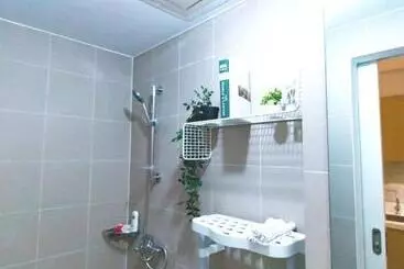 アパートホテル Cozy Oasis, Mountain + Skyline View, Free Pool