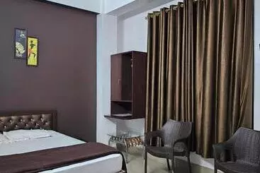 Hotel Nirvis Grand