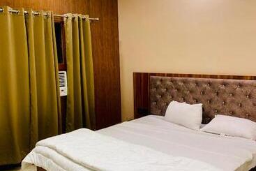 בית מלון כפרי Path