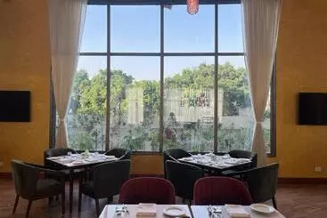 ホテル Ramada Encore By Wyndham Amritsar Airport