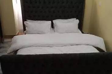 Pensió Ceej S Airbnb