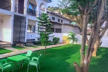 Aamiaismajoitus (B&B) Amono &achimaa